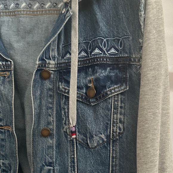 NWOT Sold out Desigual Denim Jacket with removable Gray Hood - Picture 16 of 16